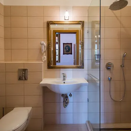 Paplak Vendeghaz Gasthuis *